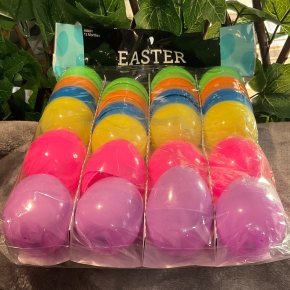 New Paw Patrol Chase Easter/HalloweenBucket & 24 Easter Eggs - Picture 12 of 14